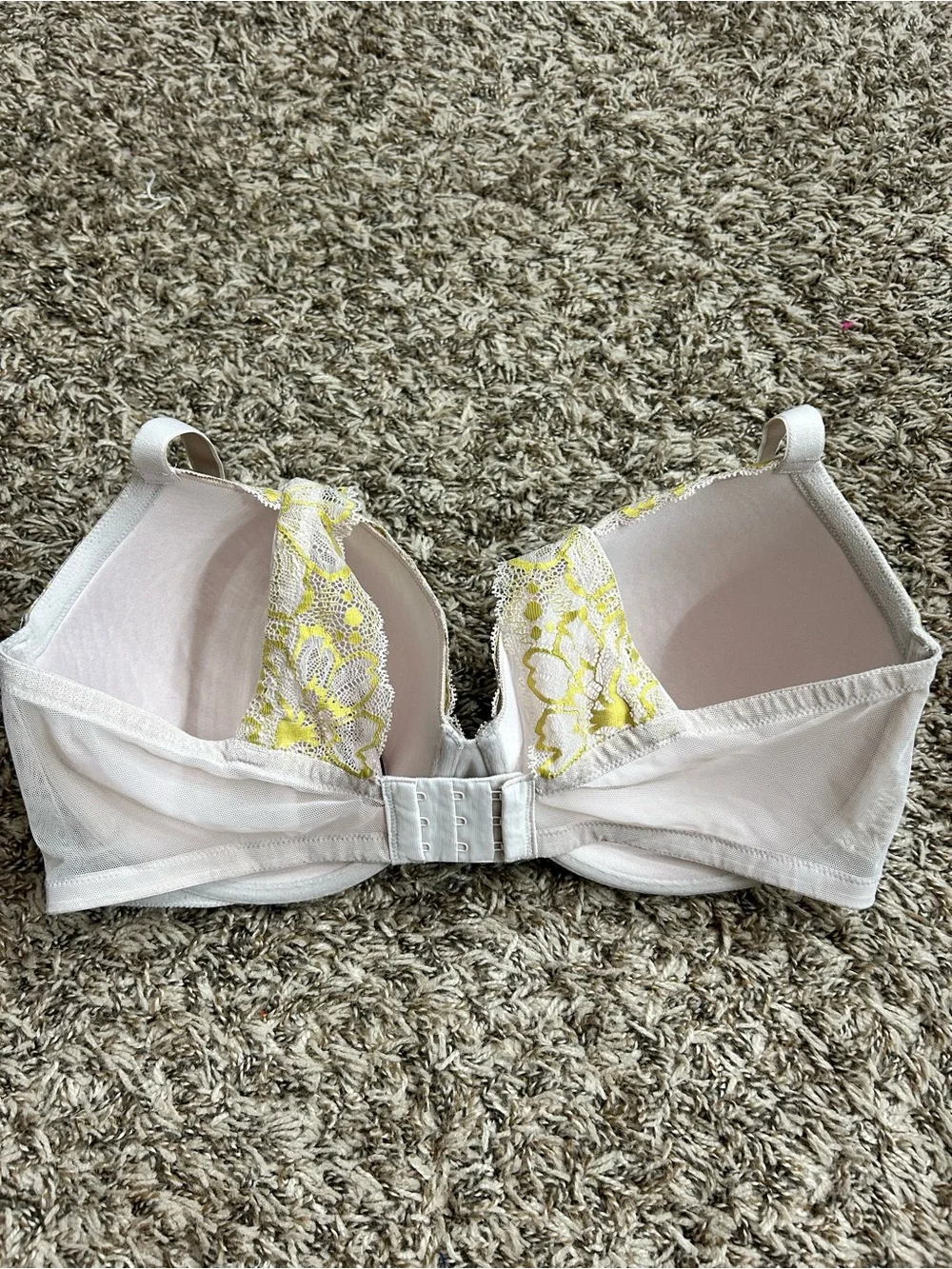 Victoria's Secret Antique Yellow Lace 38DDD Sexy Tee Lightly Lined Demi Bra